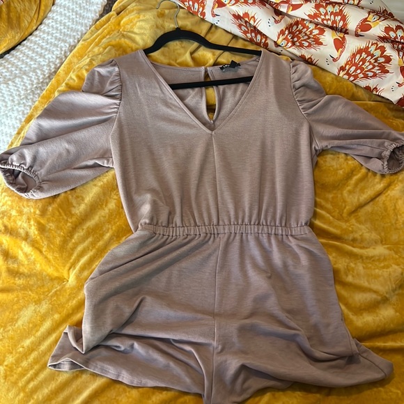 Romper with Pockets - Picture 1 of 6